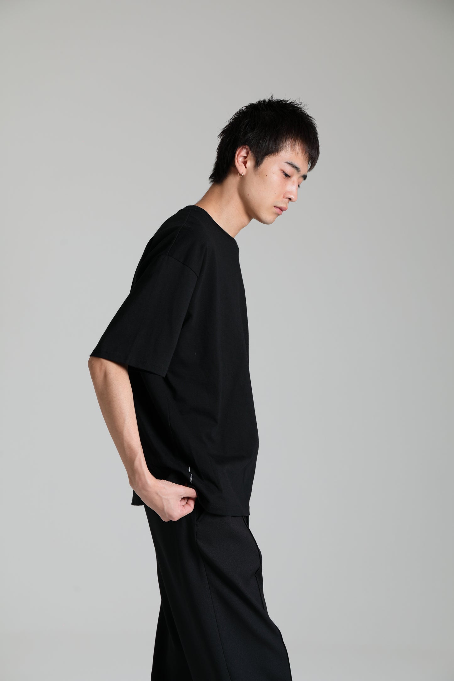 ROOMY BLACK