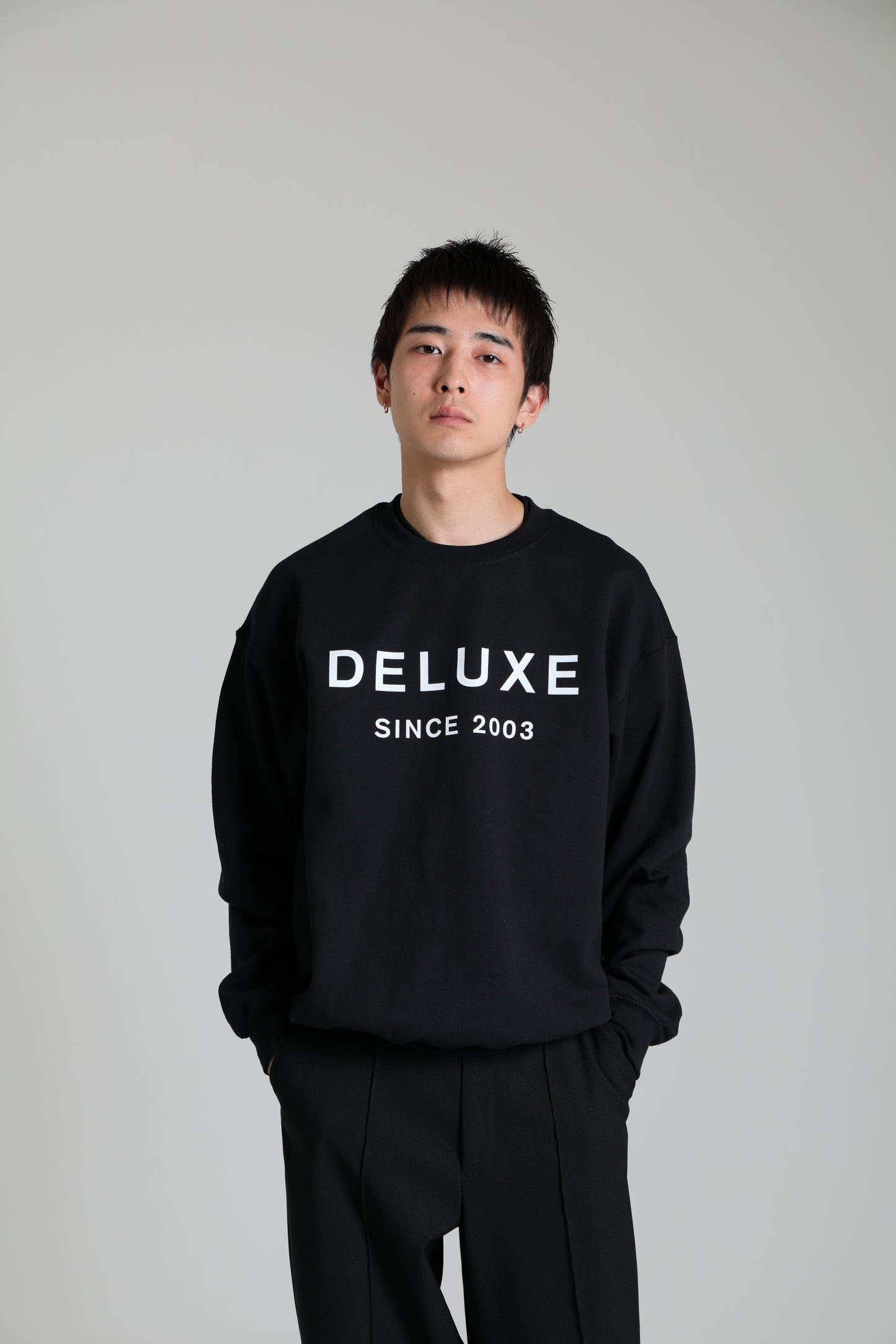 DELUXE LOGO CREW GRAY