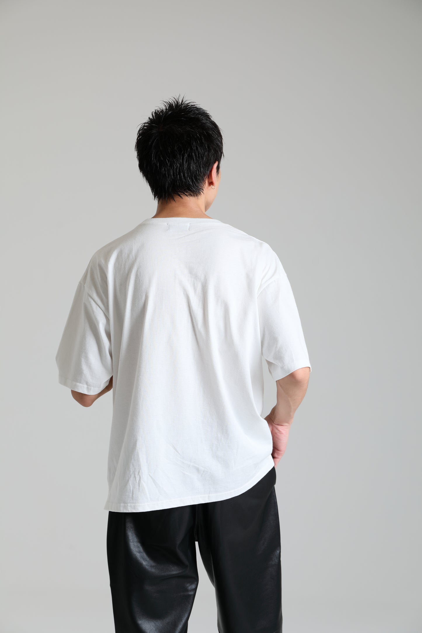 ROOMY WHITE
