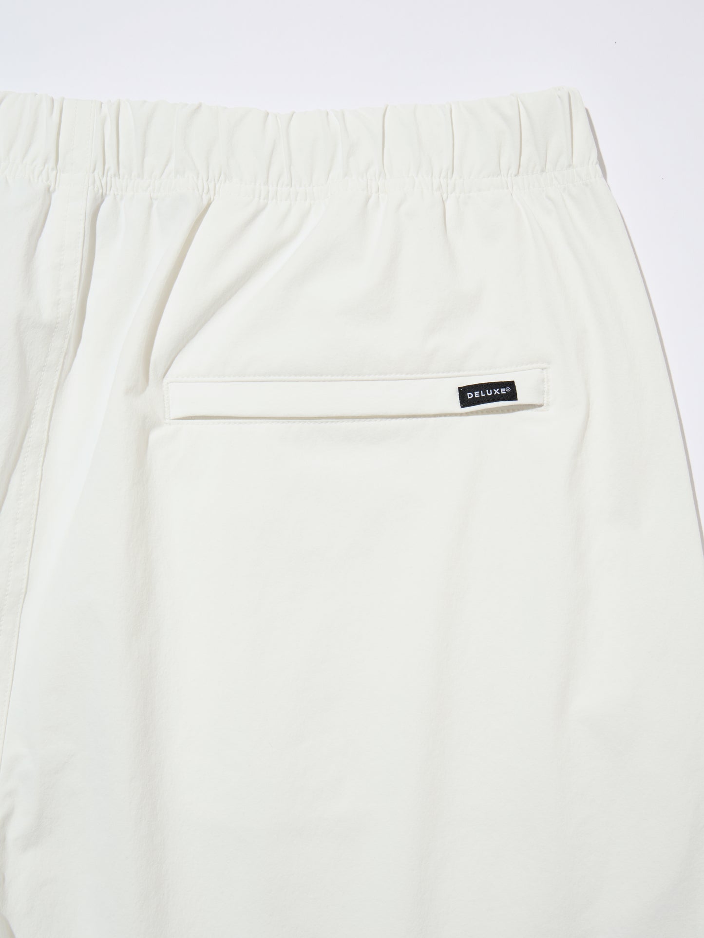 DELUXE x WT SHORTS WHITE