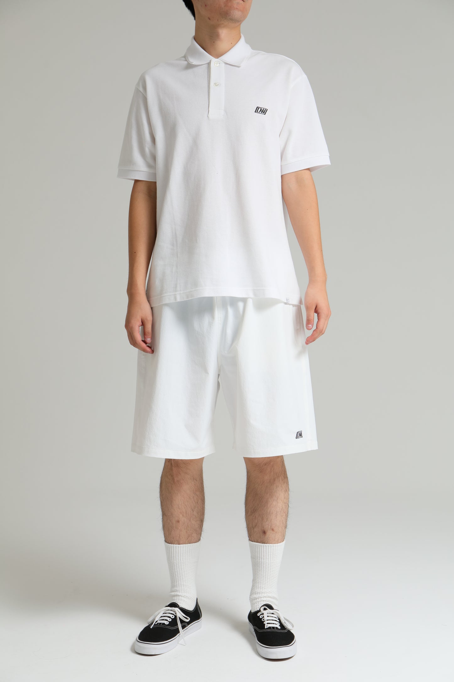 DELUXE x WT SHORTS WHITE