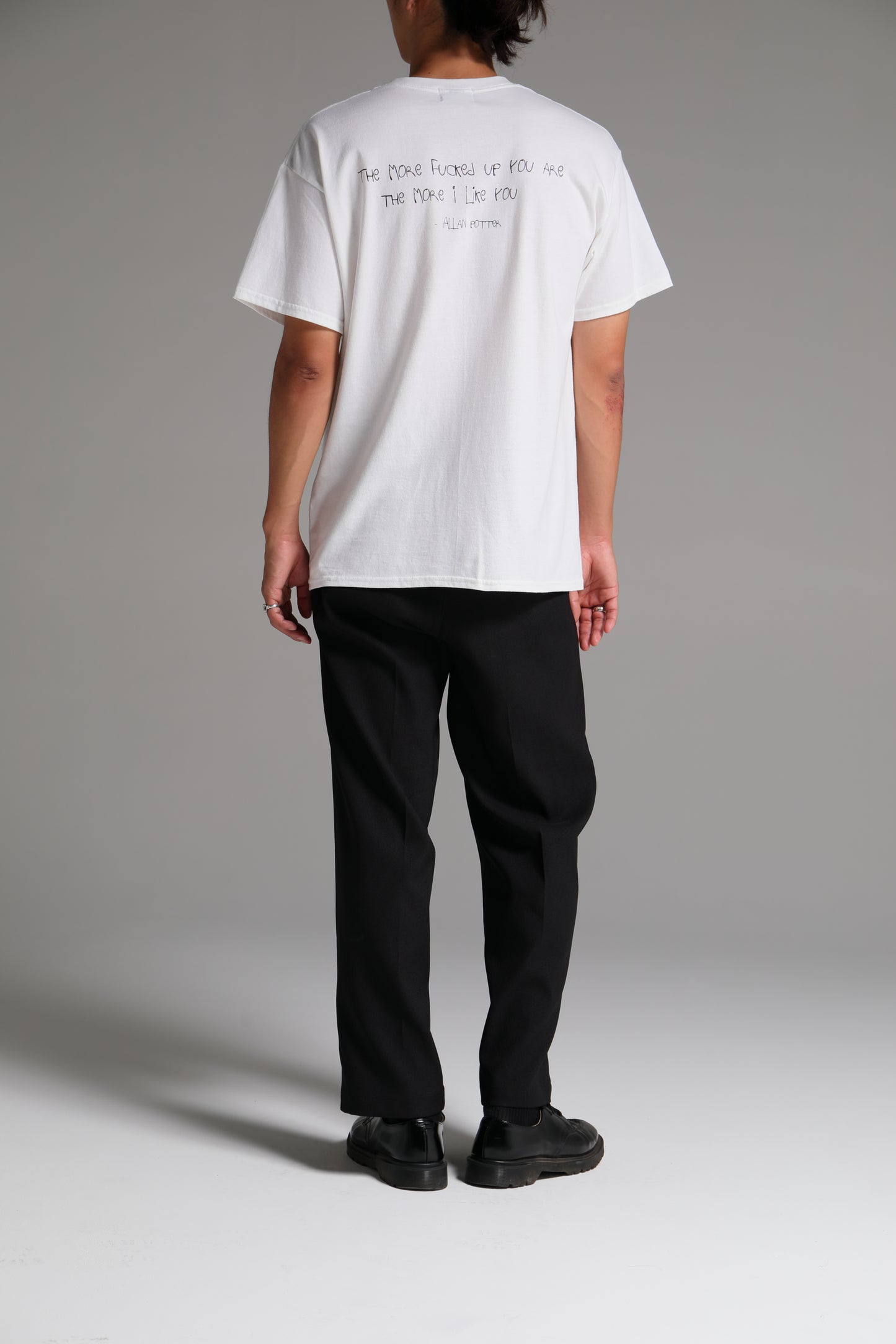 DELUXE x Allan Potter TEE WHITE