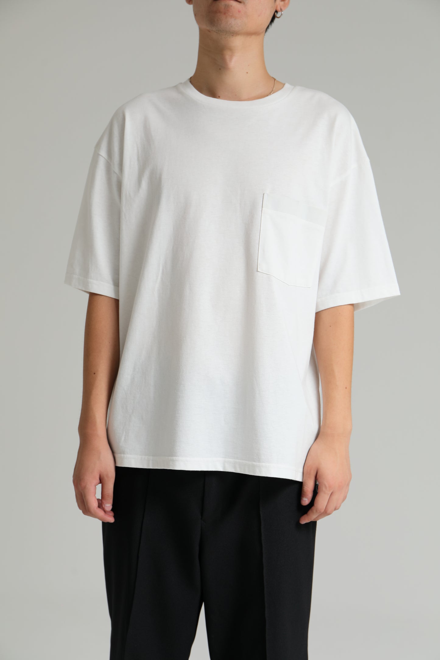 ROOMY WHITE