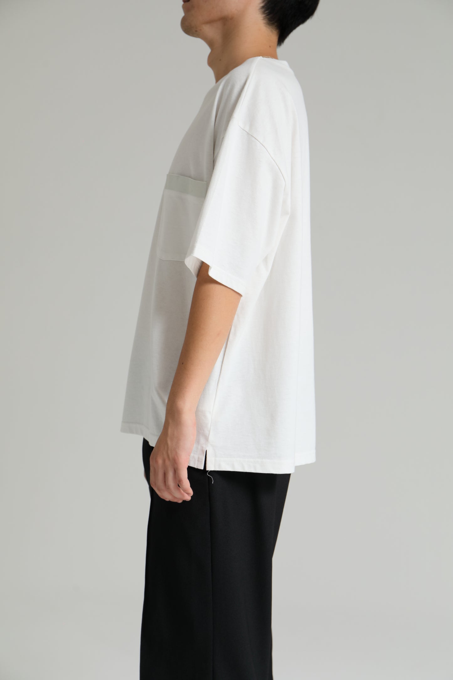 ROOMY WHITE