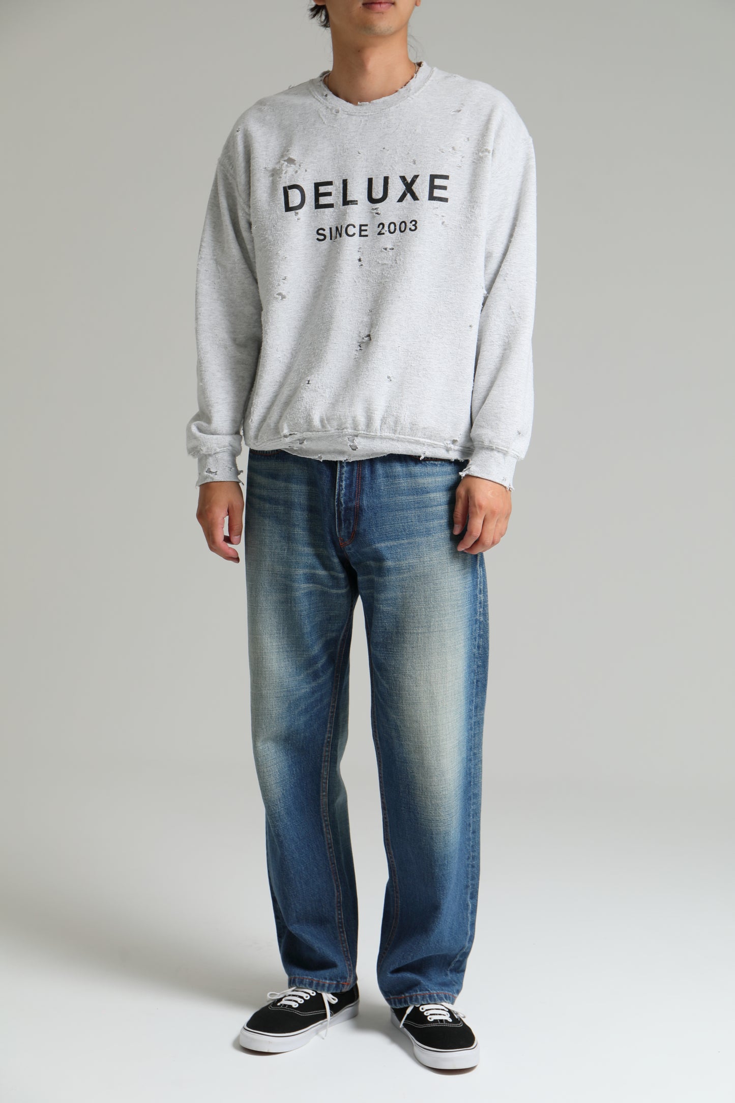 DELUXE LOGO SAVAGE CREW GRAY