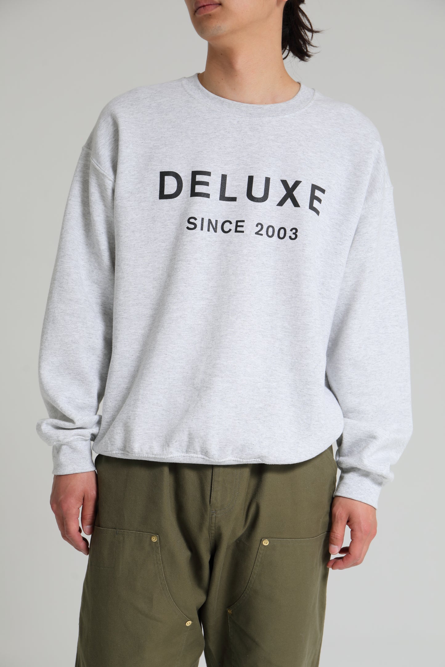 DELUXE LOGO CREW GRAY
