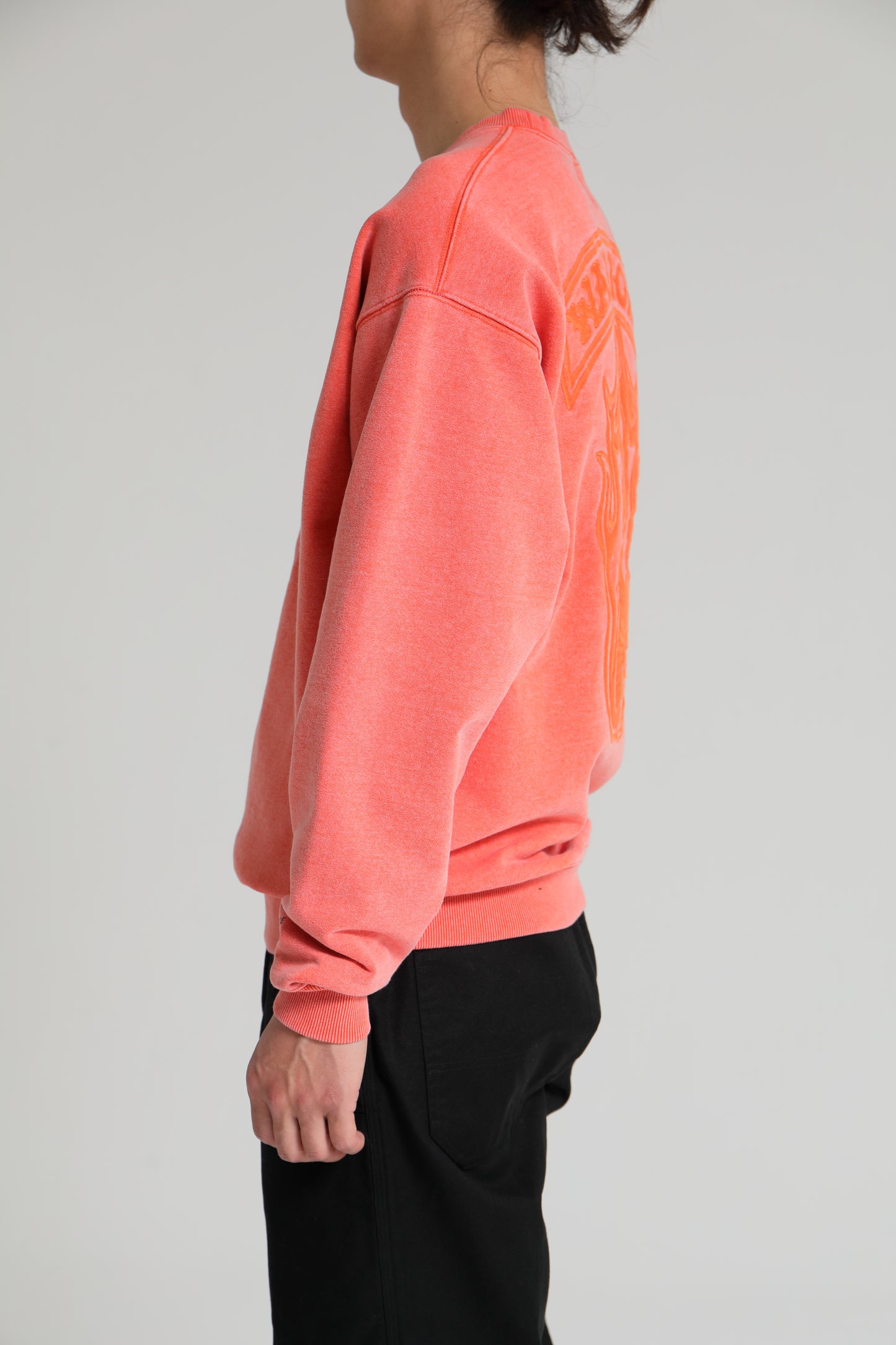 DELUXE x THE Warriors Embroidery CREW ORANGE