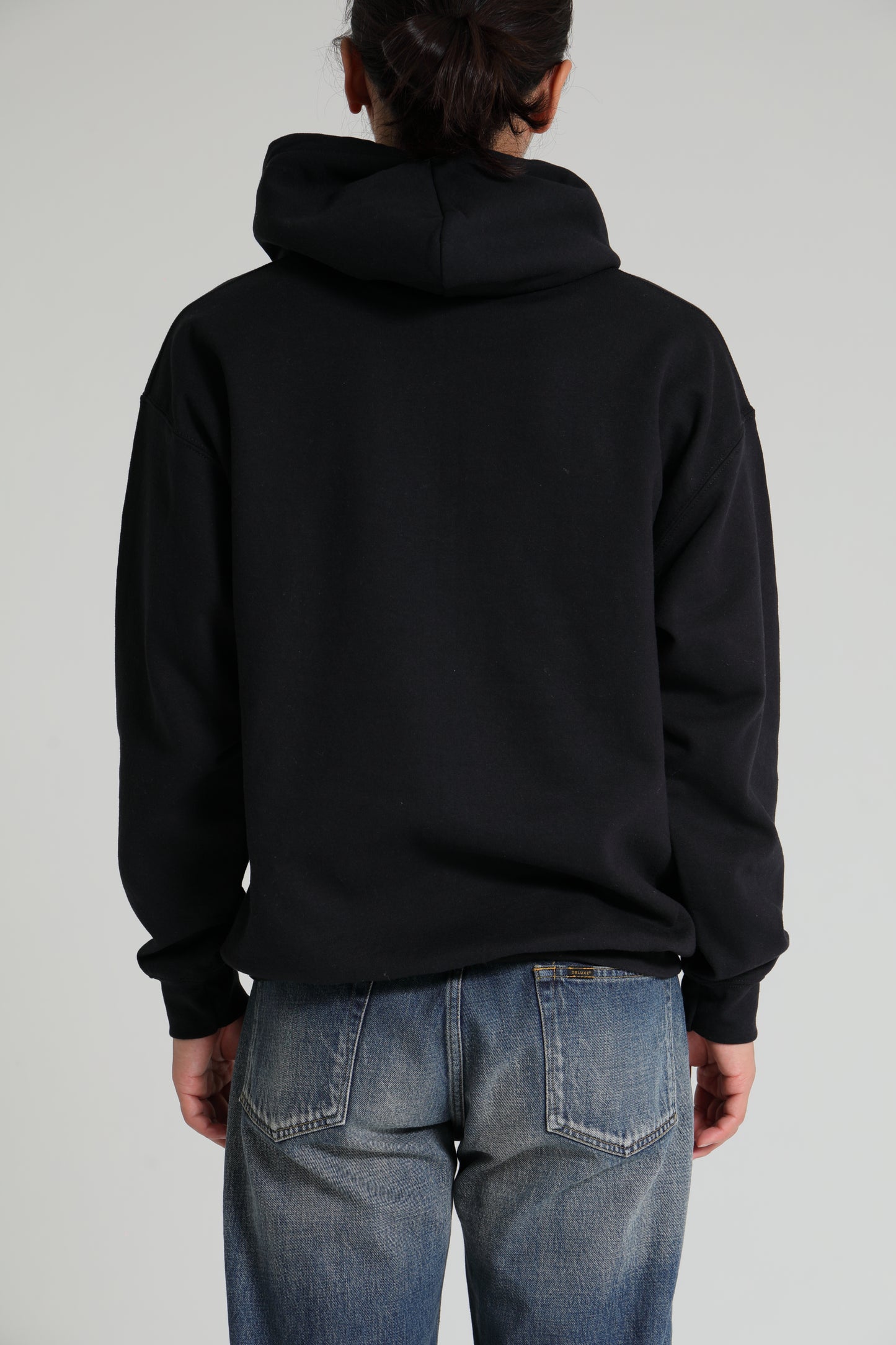 DELUXE x THE Warriors LOGO HOODIE BLACK