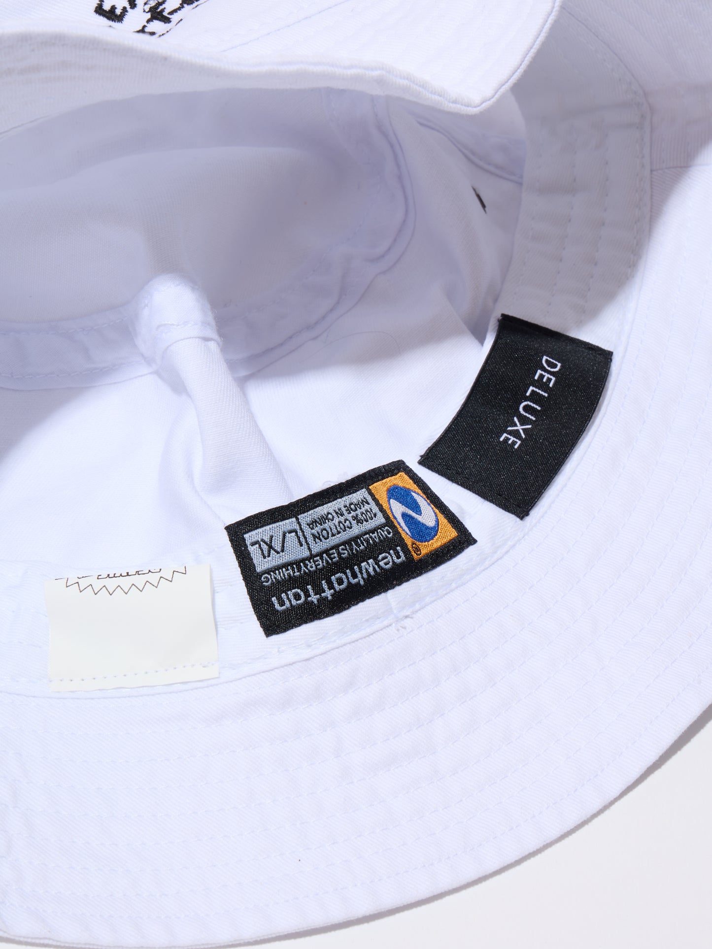 DELUXE x BEAVIS AND BUTT HEAD HAT WHITE