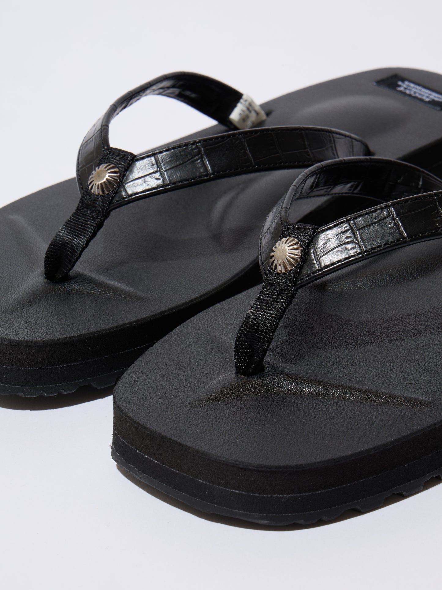 DELUXE x SUICOKE TONO