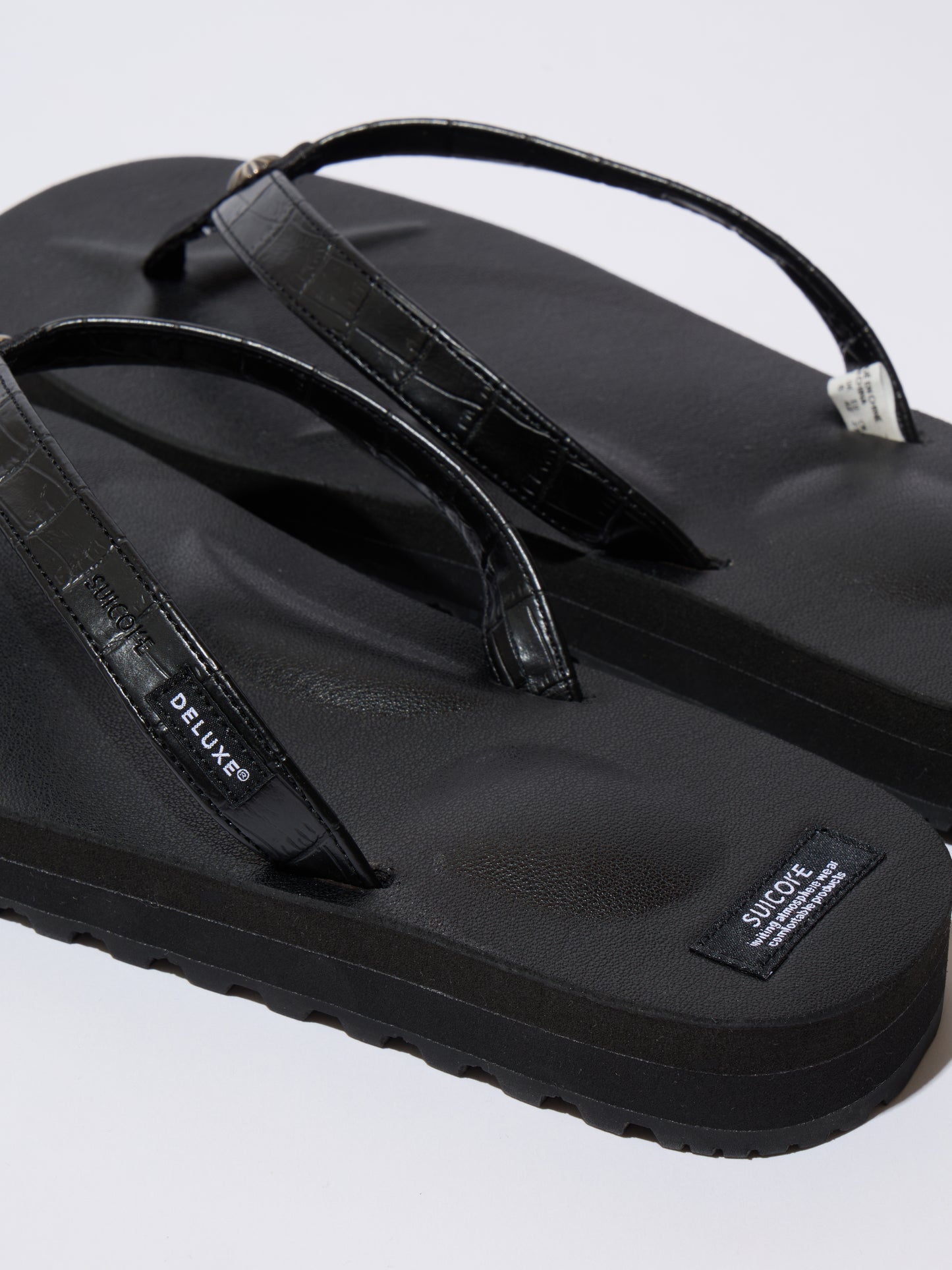 DELUXE x SUICOKE TONO