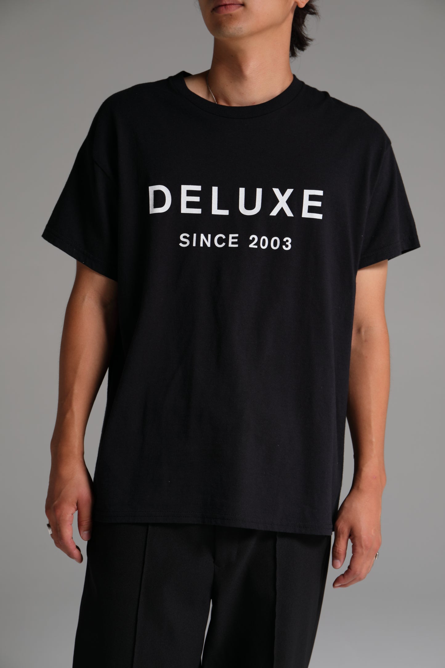 DELUXE LOGO TEE　BLACK