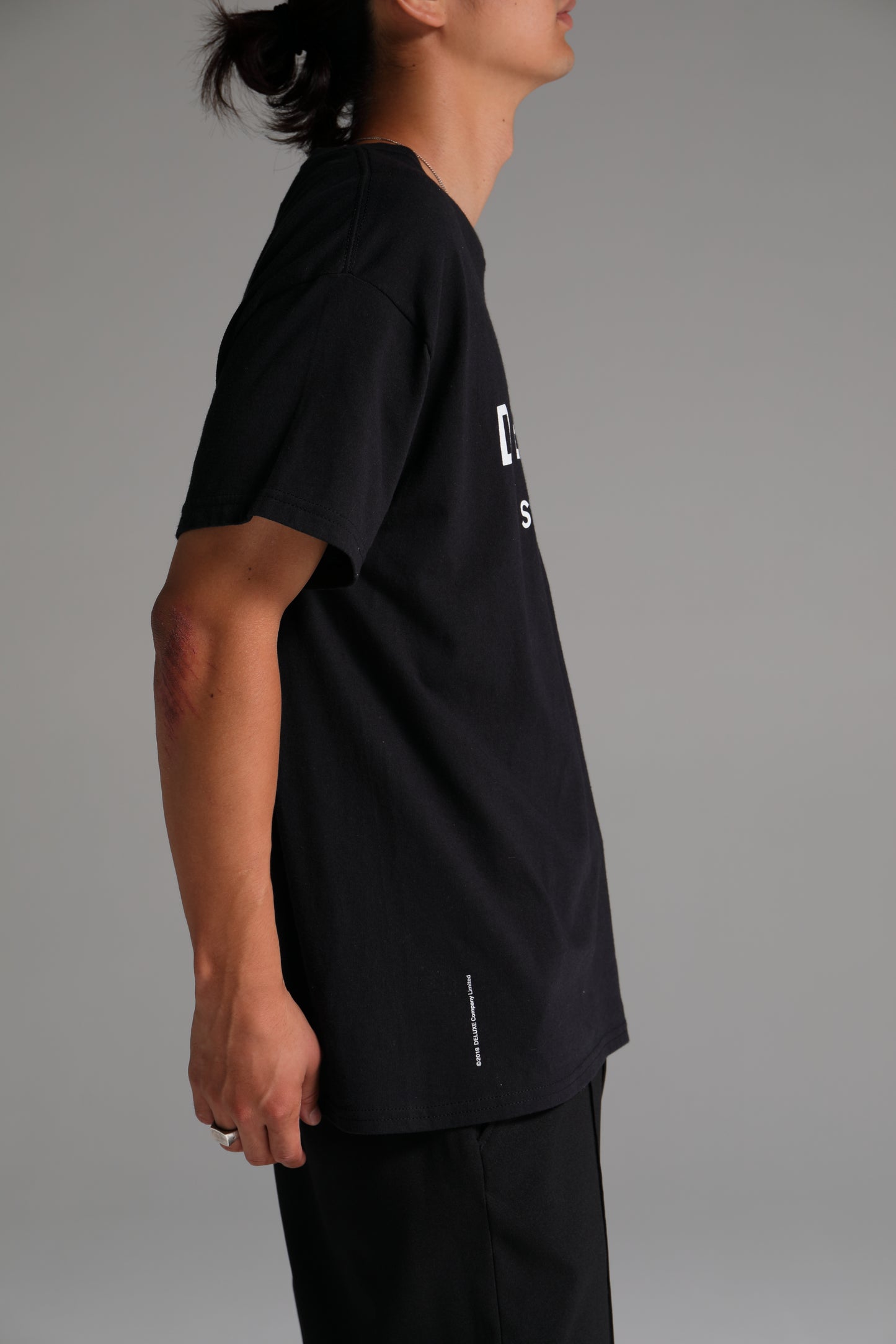 DELUXE LOGO TEE　BLACK
