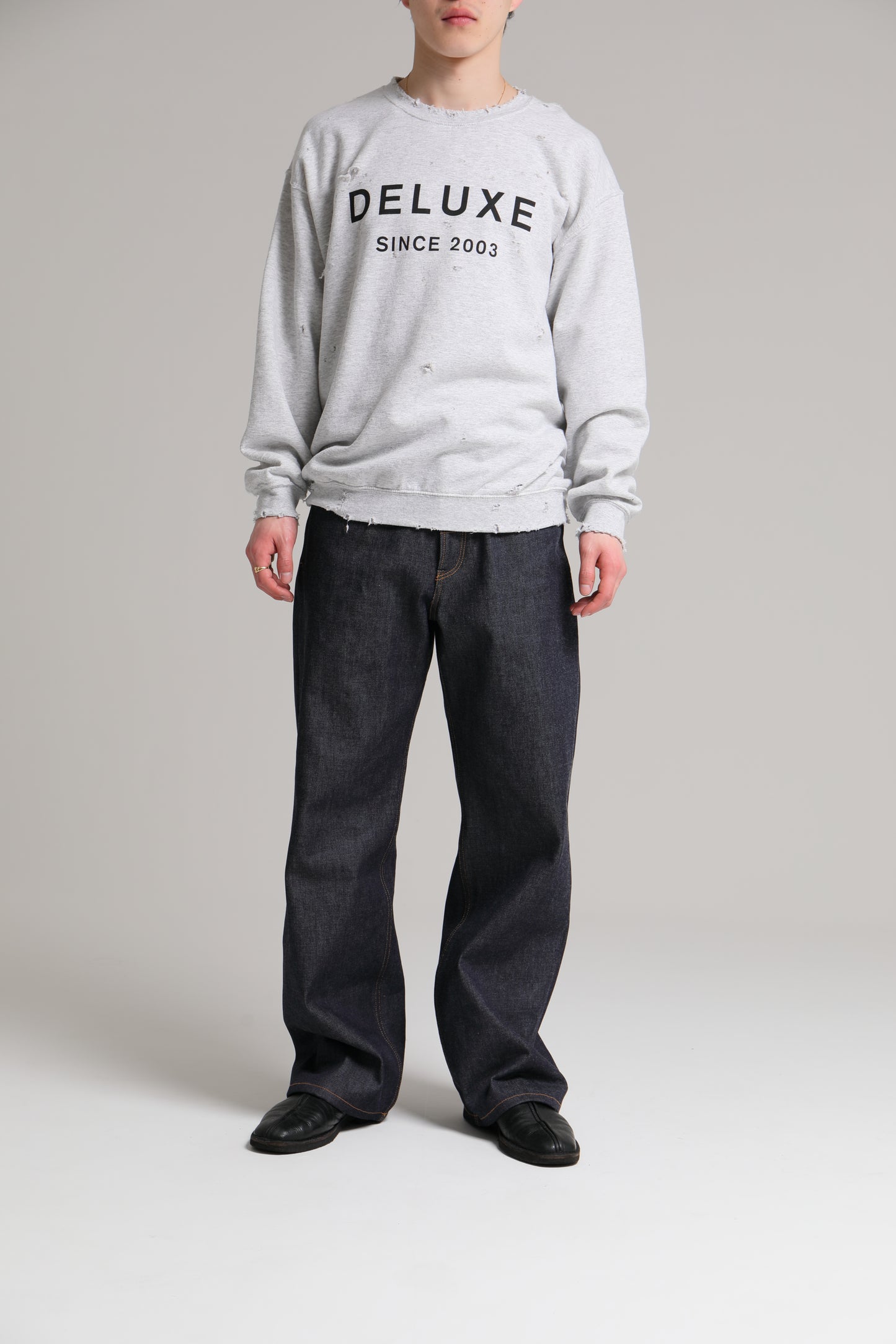 DELUXE LOGO SAVAGE CREW GRAY