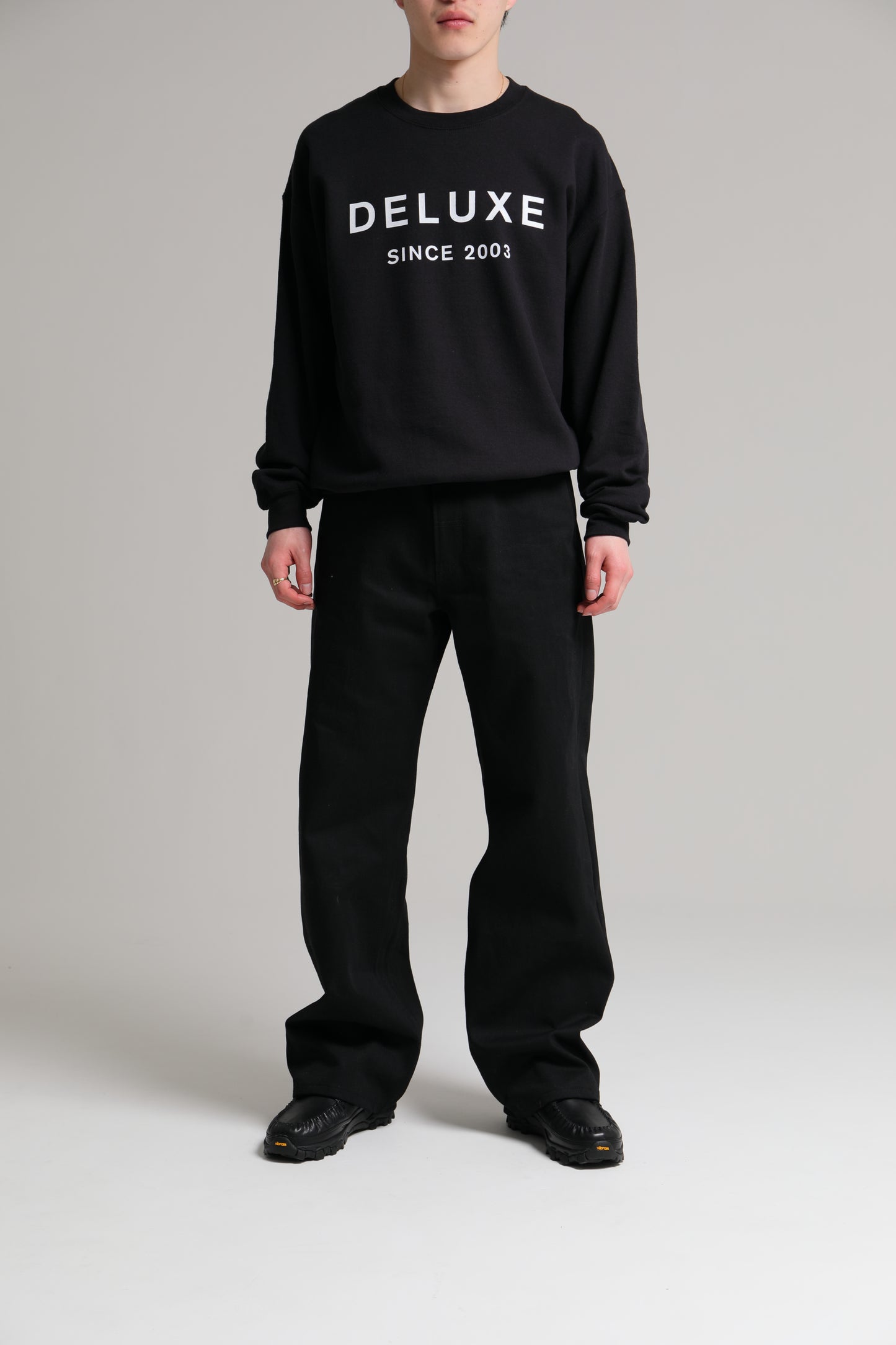 DELUXE LOGO CREW BLACK