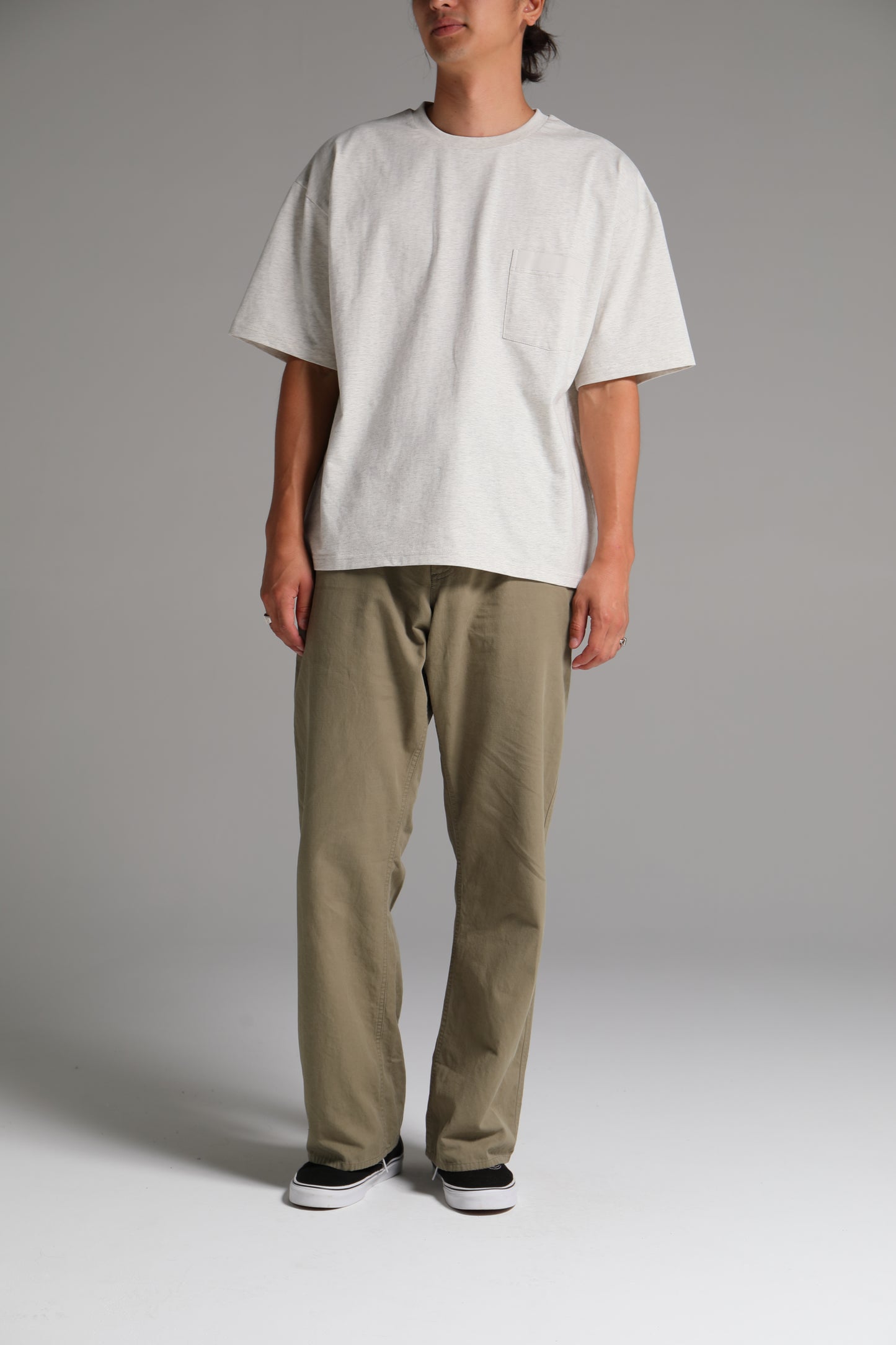 ROOMY GRAY
