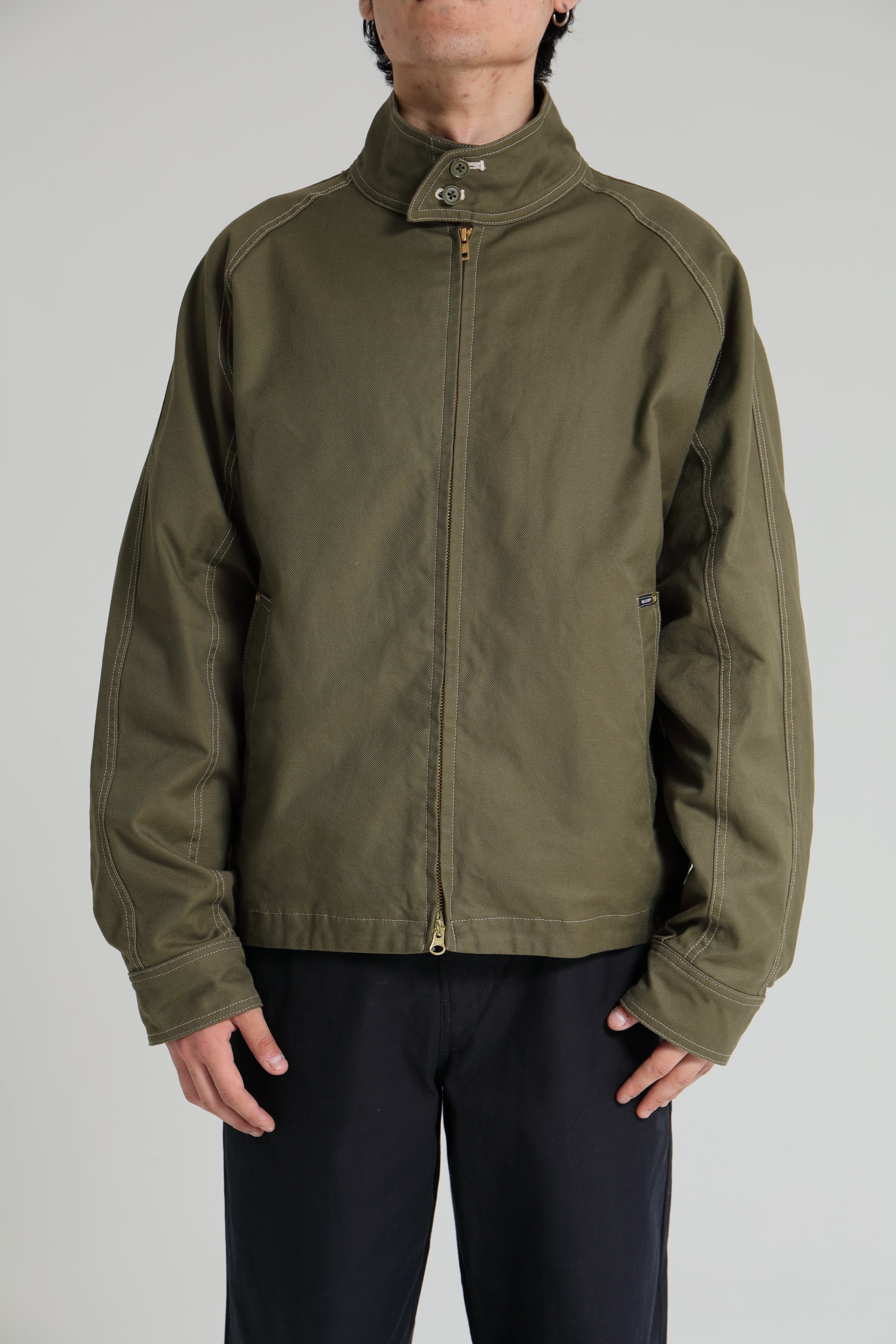 D-4 OLIVE – DELUXE2003