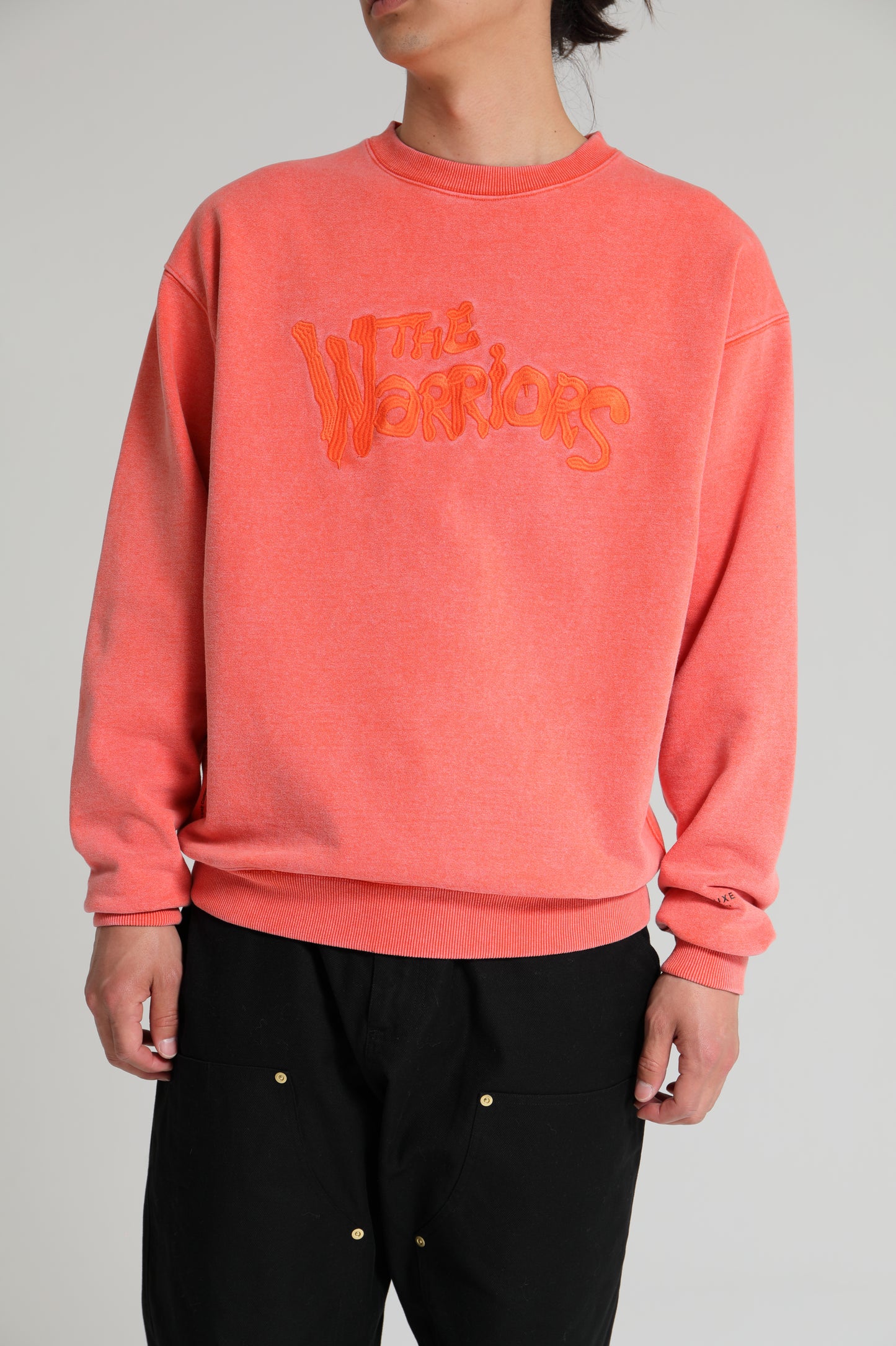 DELUXE x THE Warriors Embroidery CREW ORANGE