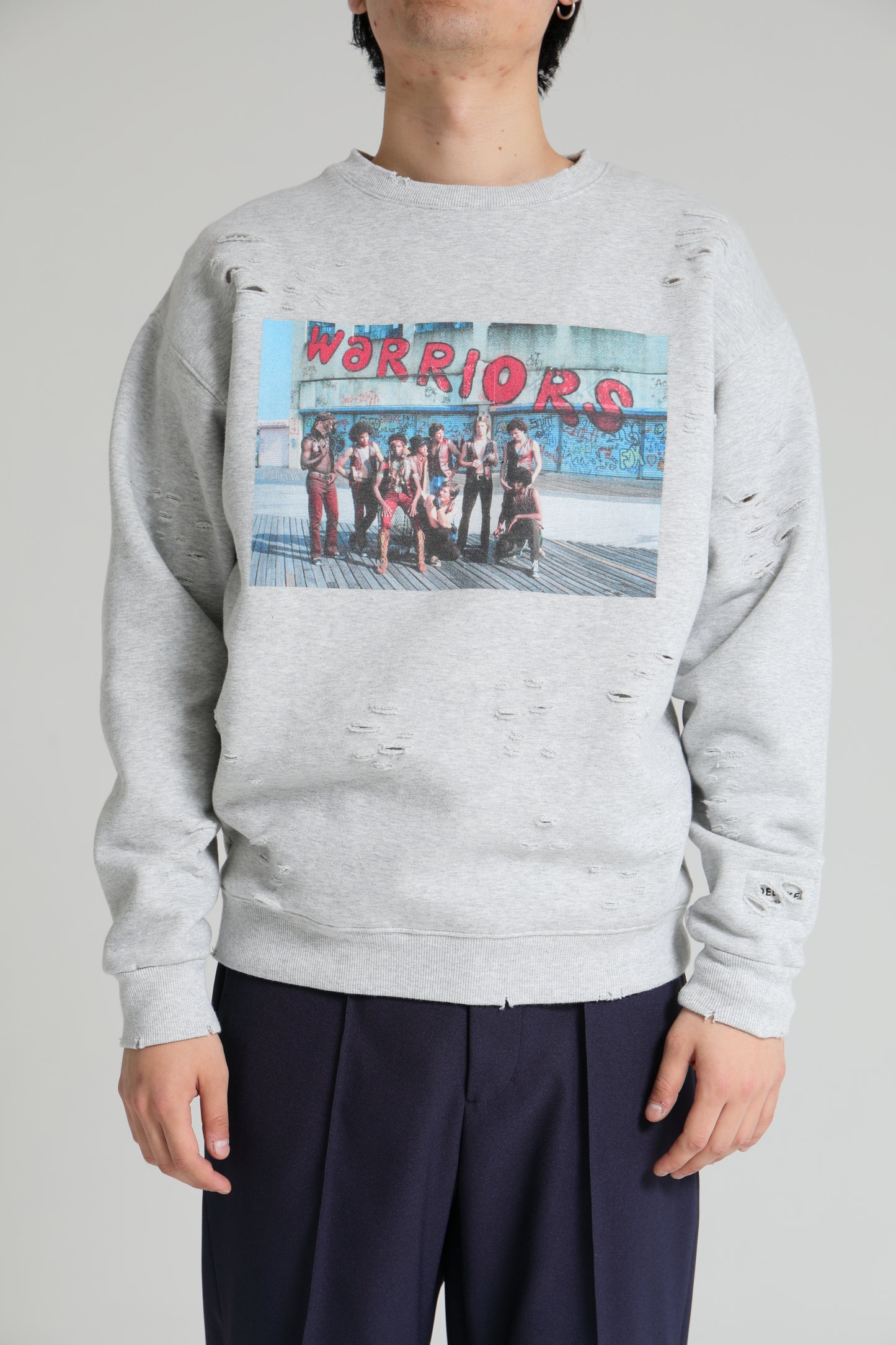 DELUXE x THE Warriors Photo CREW GRAY