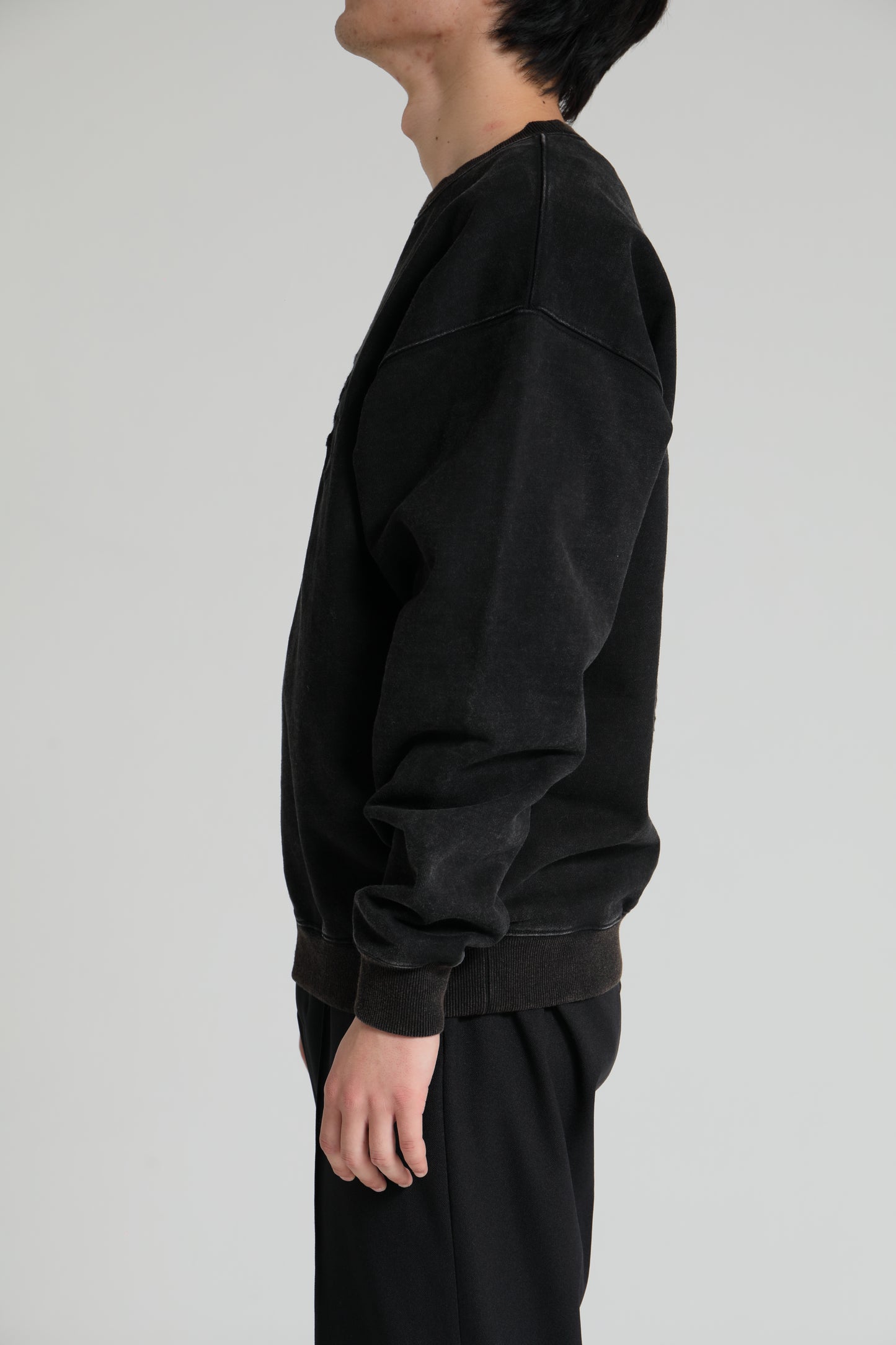 DELUXE x THE Warriors Embroidery CREW BLACK