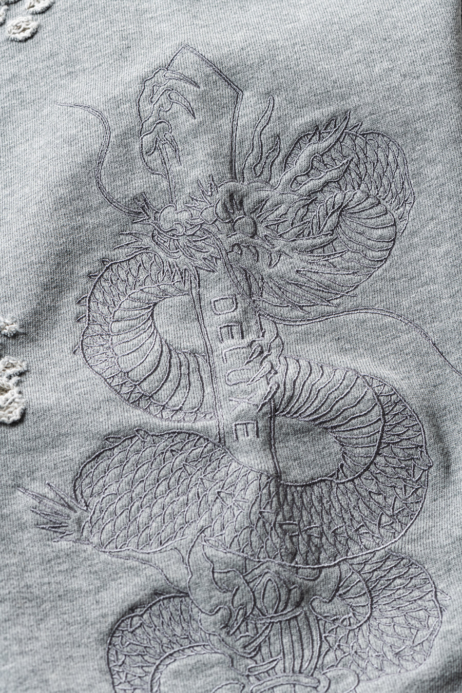 DELUXE x TIGHTBOOTH DAMAGE CREW SWEAT GRAY