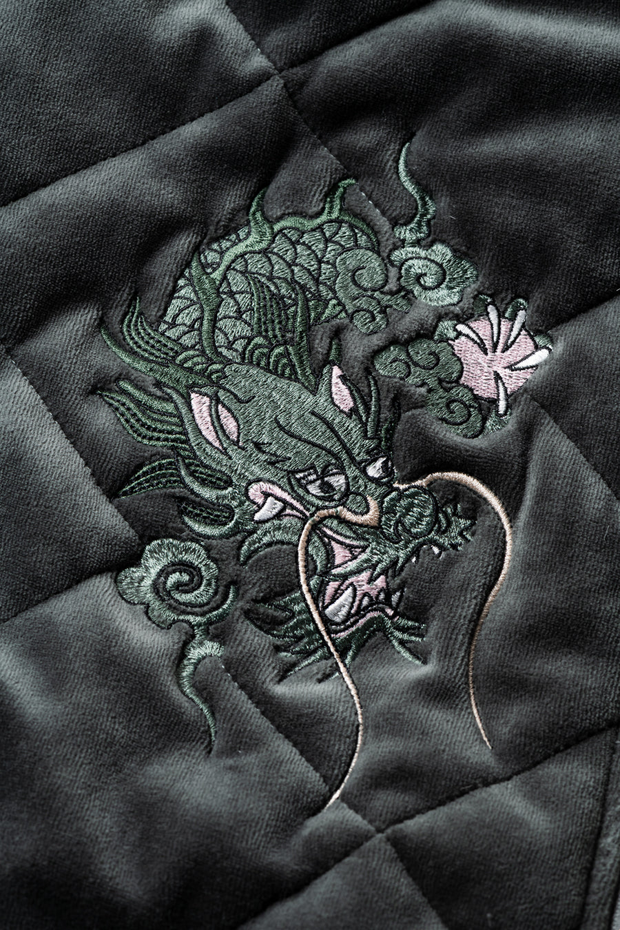 DELUXE x TIGHTBOOTH VELOUR SOUVENIR JKT GRAY – DELUXE2003